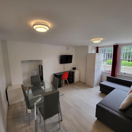 Cosy Apartment By Clapham South Underground! ロンドン エクステリア 写真