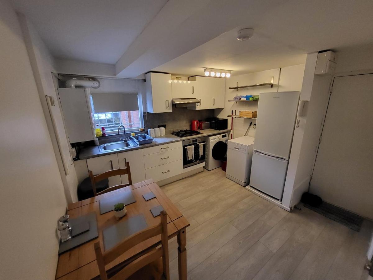 Cosy Apartment By Clapham South Underground! ロンドン エクステリア 写真