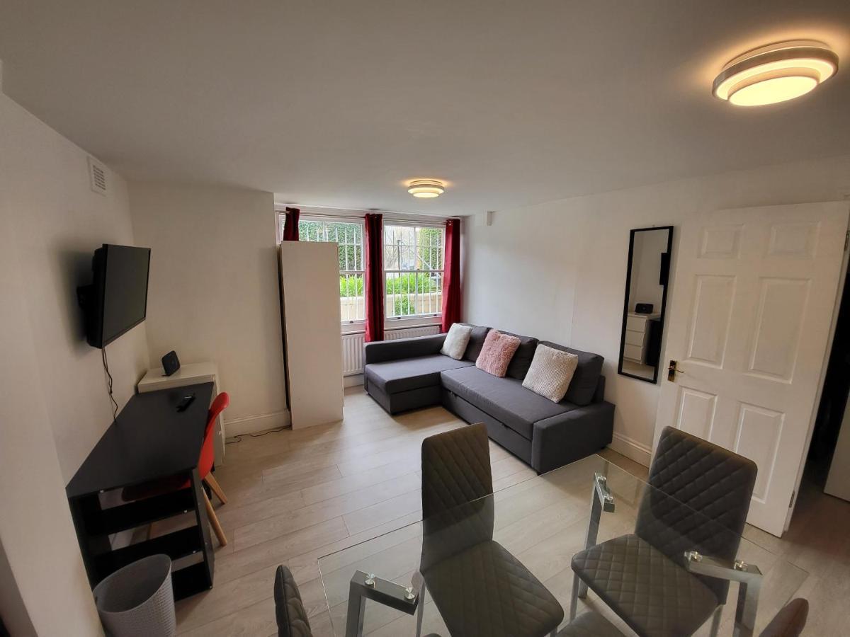 Cosy Apartment By Clapham South Underground! ロンドン エクステリア 写真