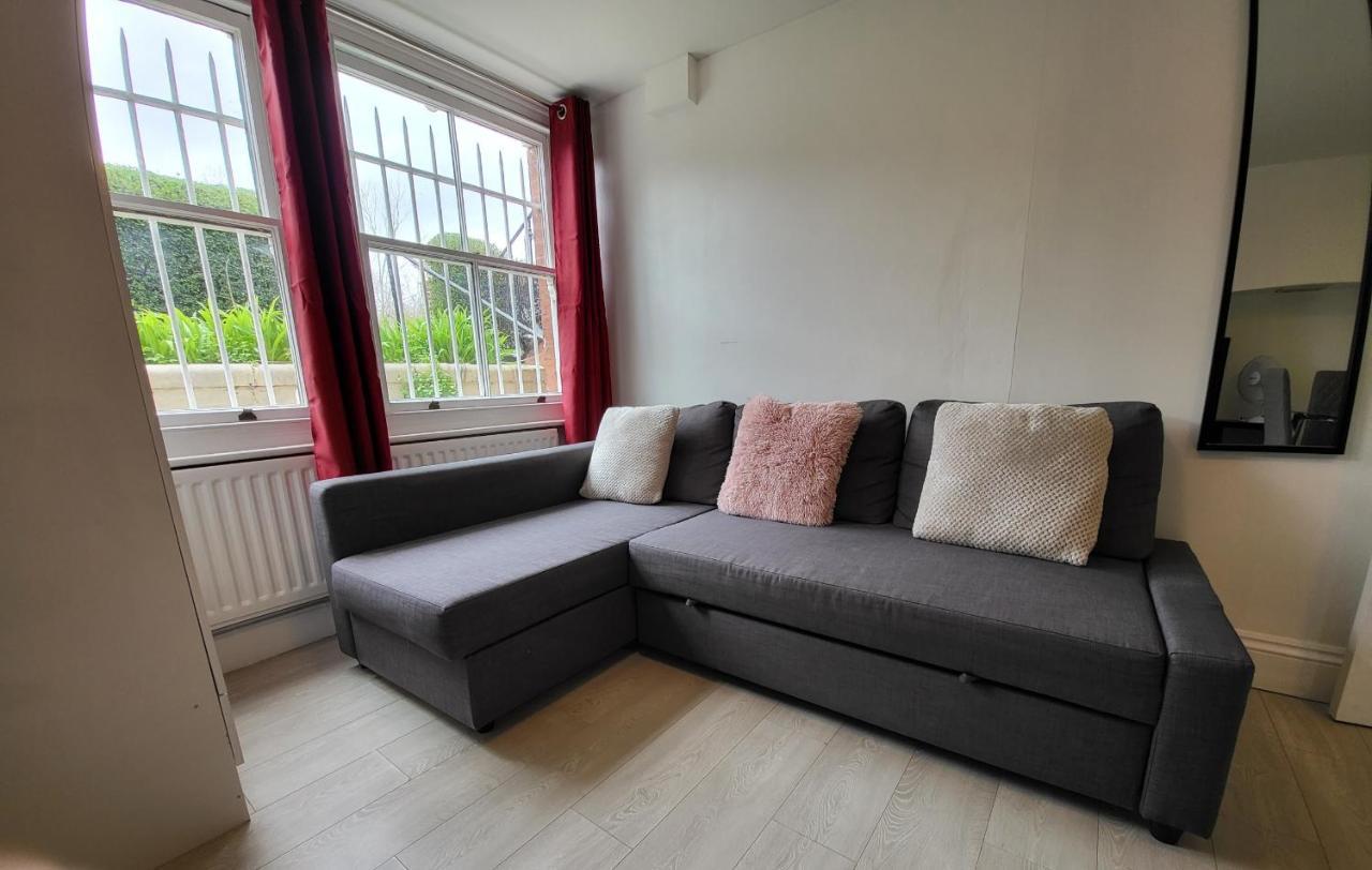 Cosy Apartment By Clapham South Underground! ロンドン エクステリア 写真