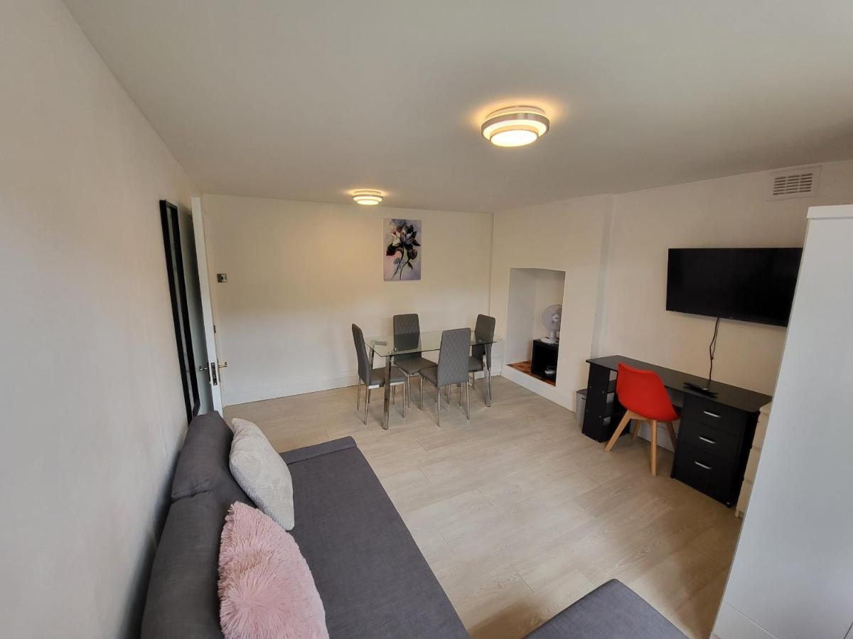 Cosy Apartment By Clapham South Underground! ロンドン エクステリア 写真