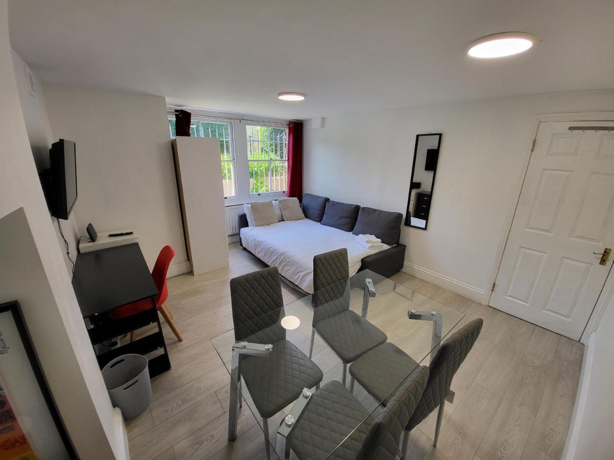 Cosy Apartment By Clapham South Underground! ロンドン エクステリア 写真