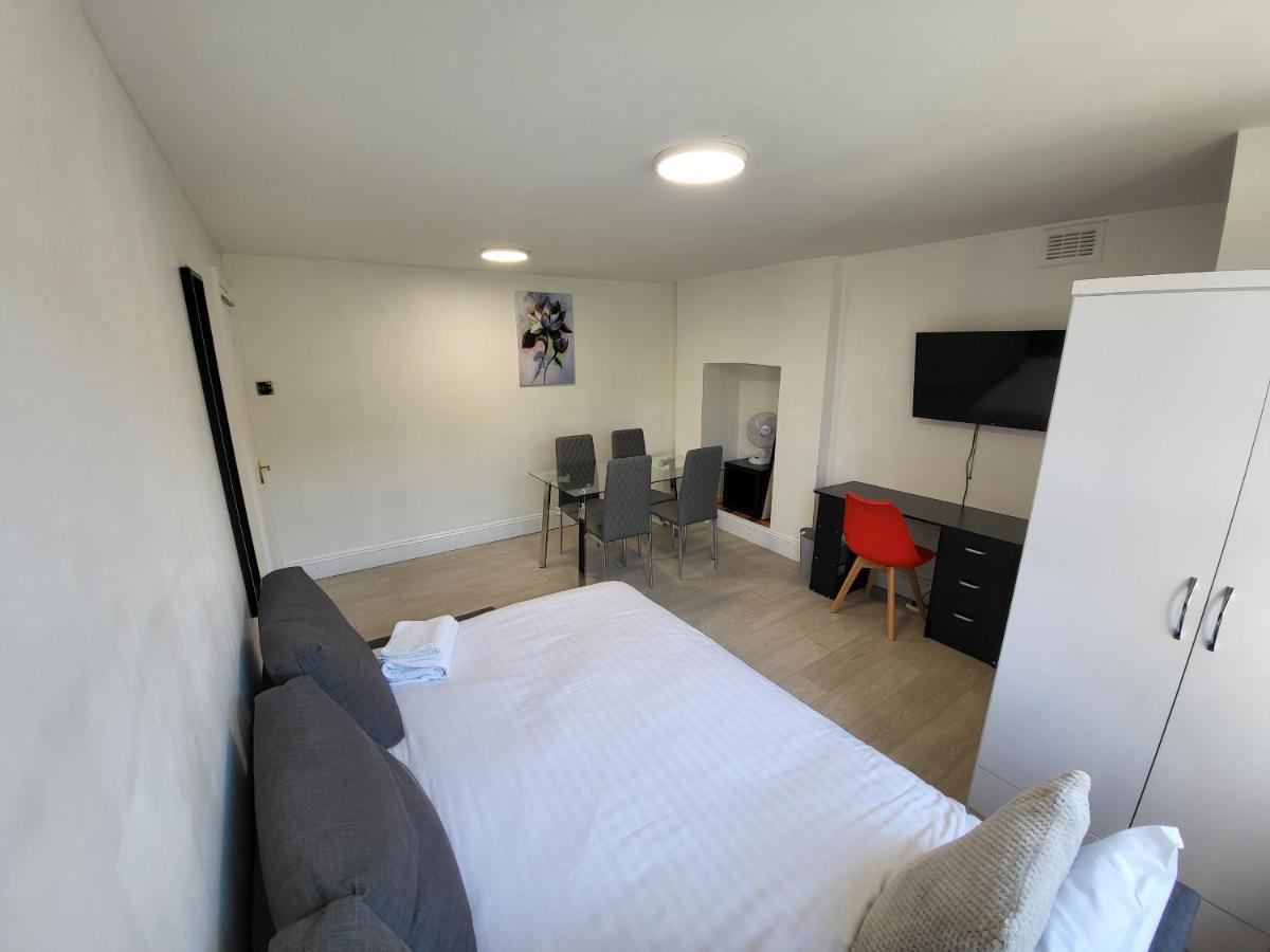 Cosy Apartment By Clapham South Underground! ロンドン エクステリア 写真