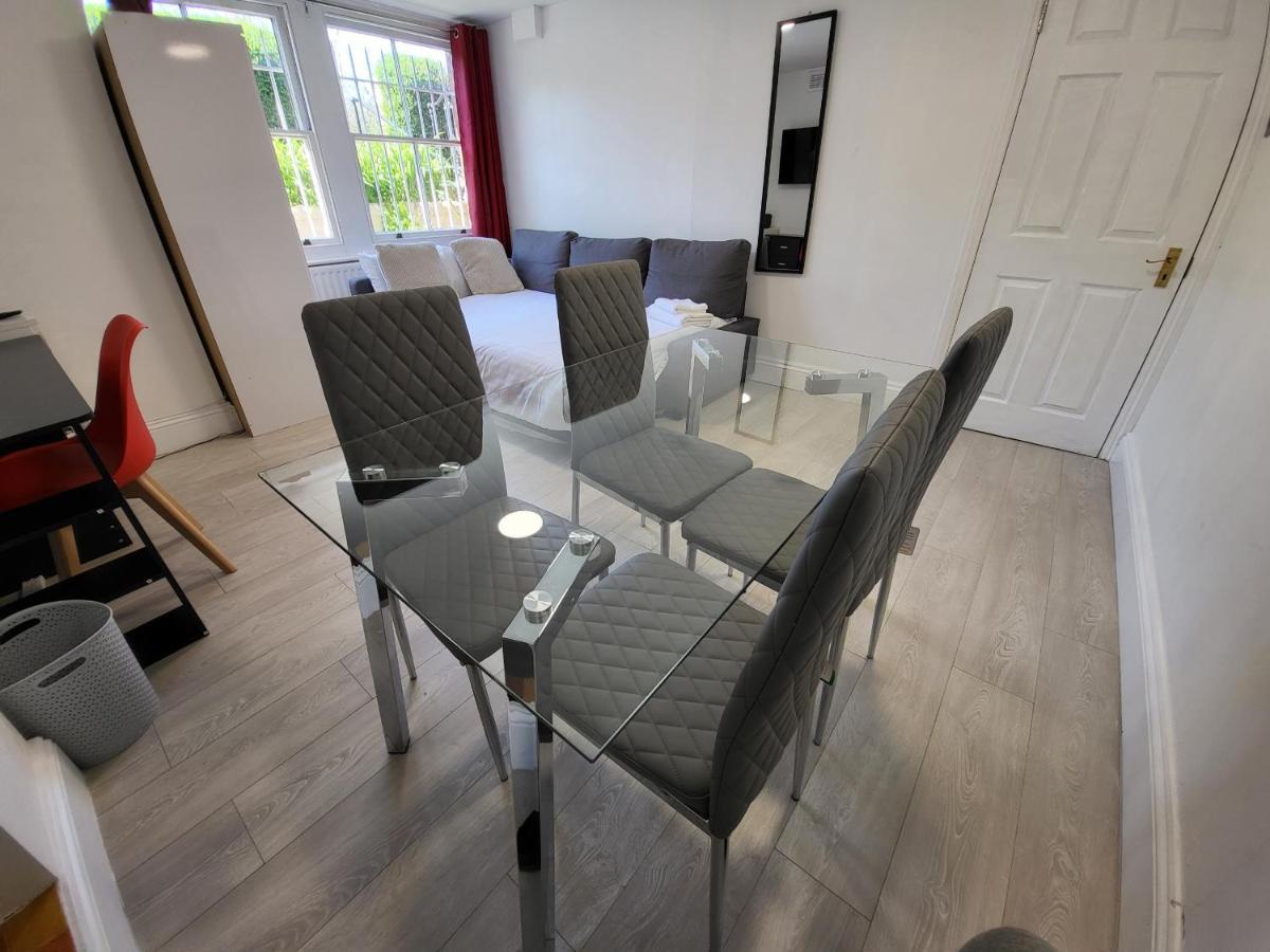 Cosy Apartment By Clapham South Underground! ロンドン エクステリア 写真